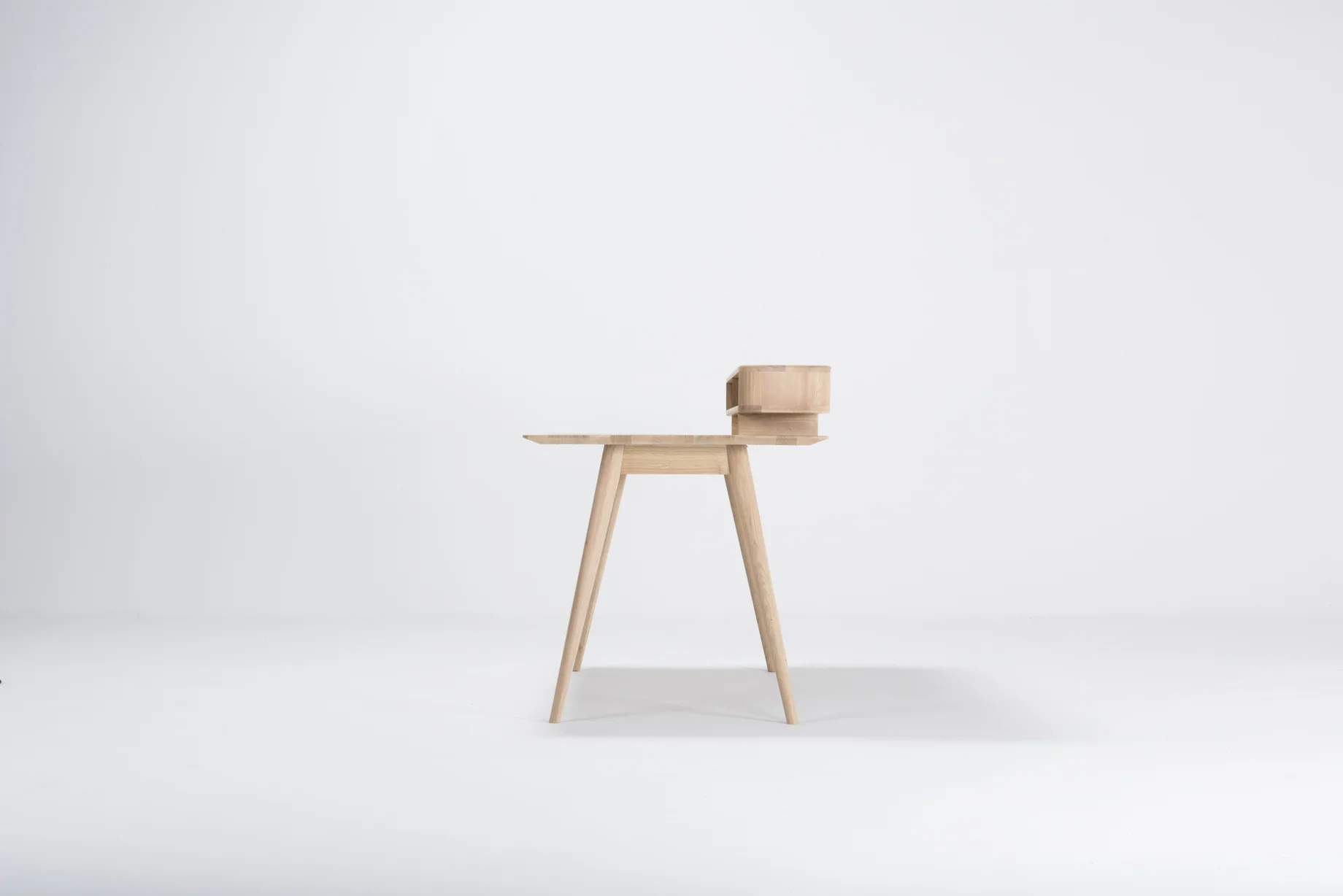 lq-st-stafa-desk-140x80x92_5-oak-white-1015-3.jpg