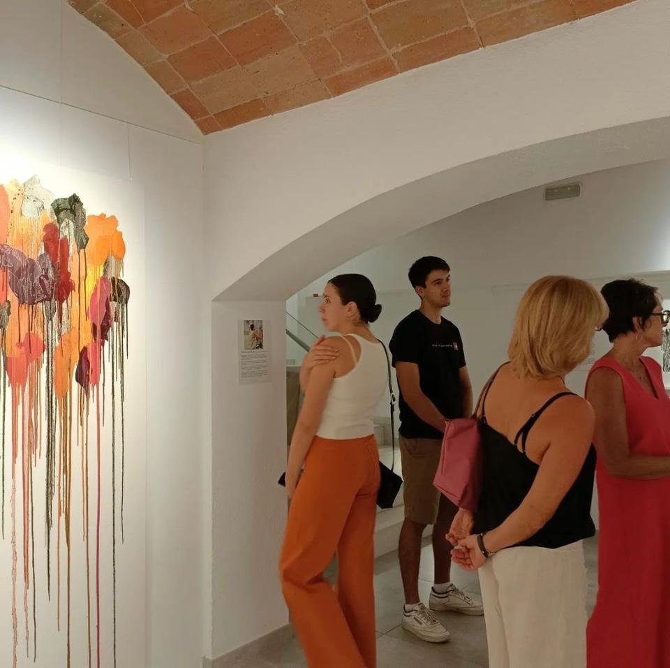 Dual Gallery Girona - ENFILALLS vs CONEXIONS