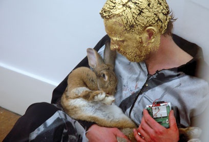 Thomas Kratz, Wie ich dem toten Hasen die Bilder erkläre (How I explain pictures to a dead hare), 2008. Performance presented 30 June 2008 as Part of Nought to Sixty at ICA, London