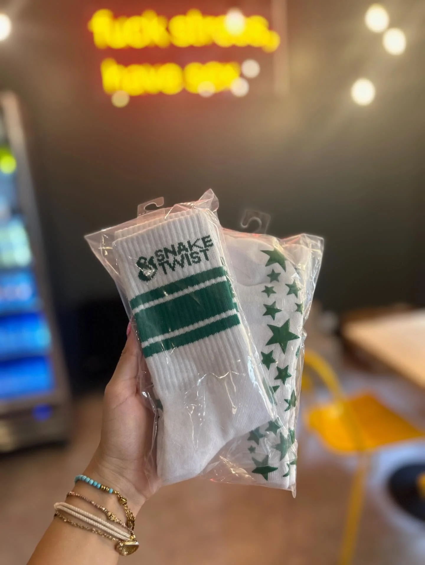 Socks &Eacute;dition limit&eacute;e 💚 only au 66 bis rue saint Didier 75116