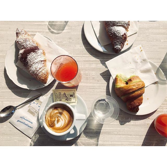 Blood orange breakfast in the spring sunshine 😎 #cafenapoli #puglia