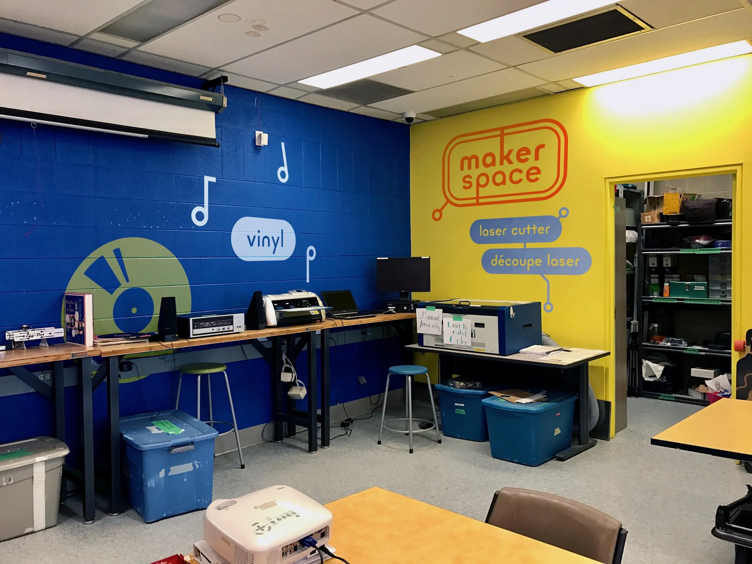 A space for guided exploration. A physical network, where each station and room must be easily located and visually distinct.