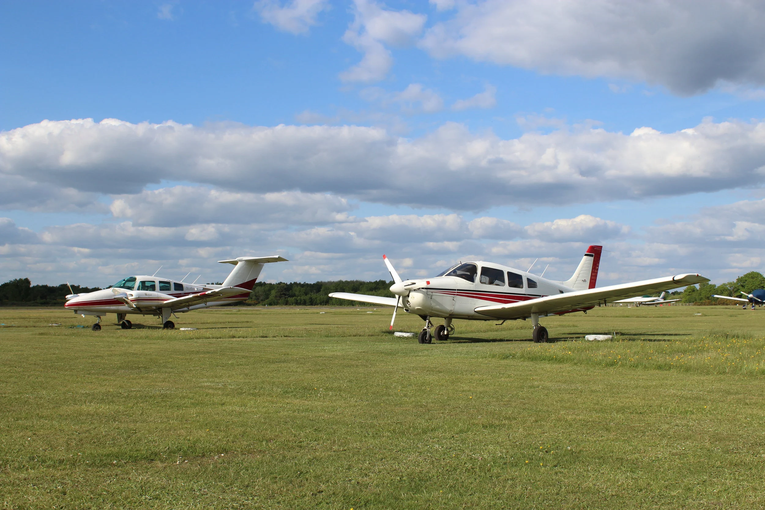  Get Your Wings   LEARN TO FLY   At one of our resident flying schools, for fixed-wing and microlights   Take To The Sky  