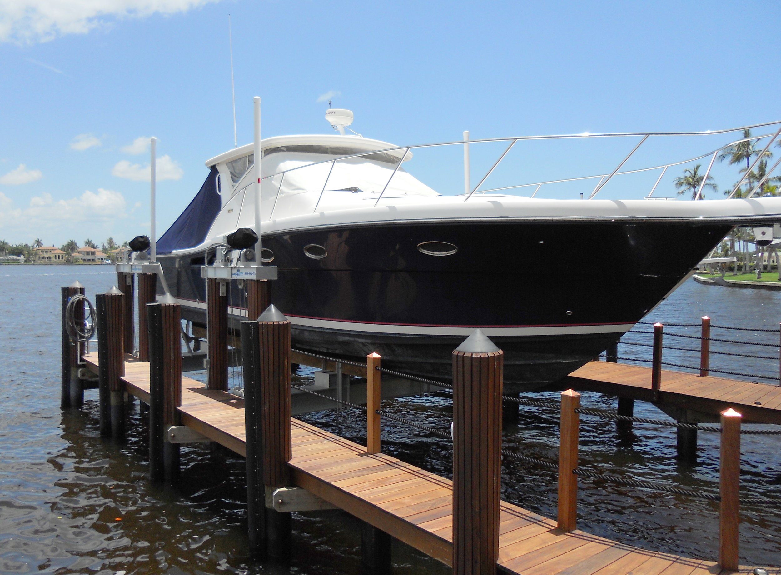 40,000 lb. H2 High Speed Direct Drive Yacht Lift