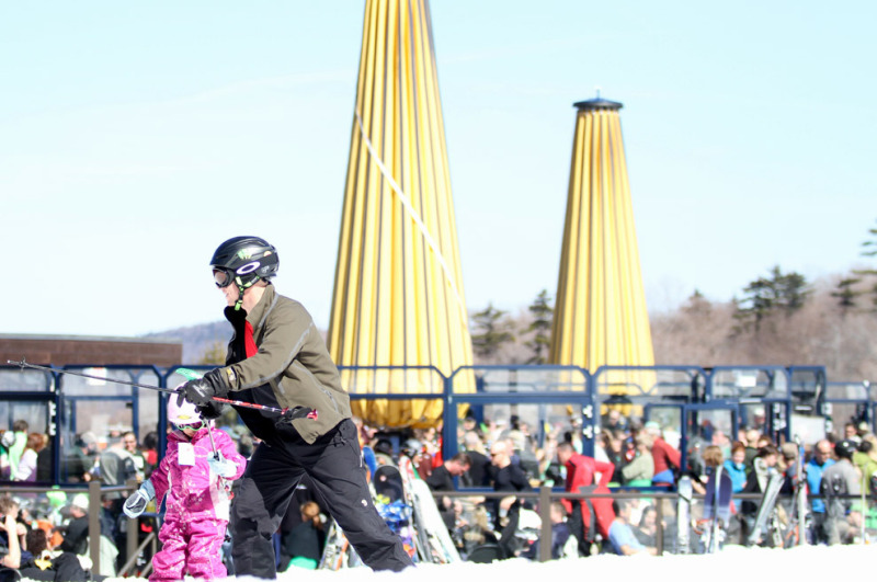 Roaring Brook Umbrella Bar, Killington, VT — Umbrella Bars USA