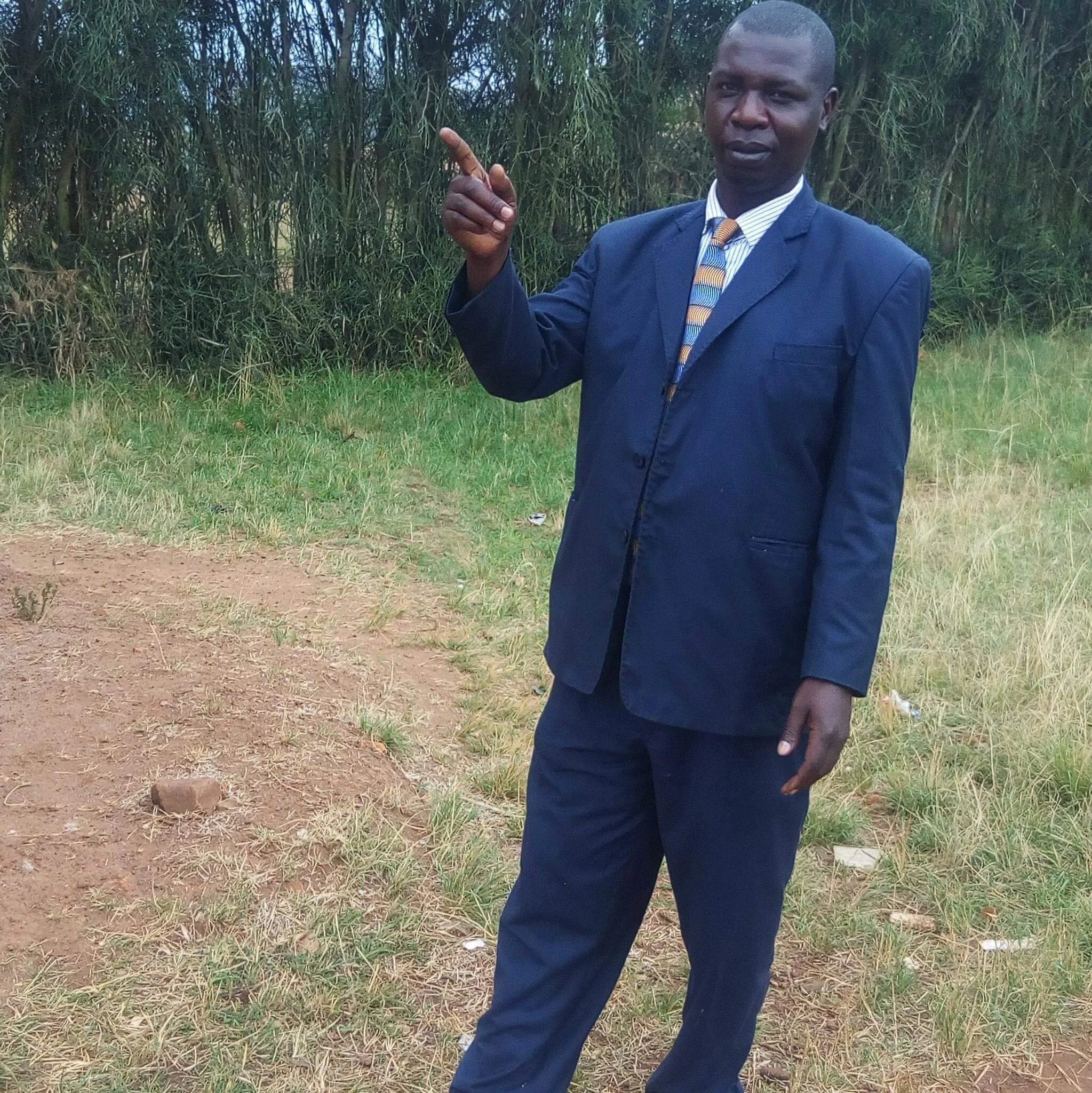 PASTOR BYARUHANGA FEEDS THE NEEDY