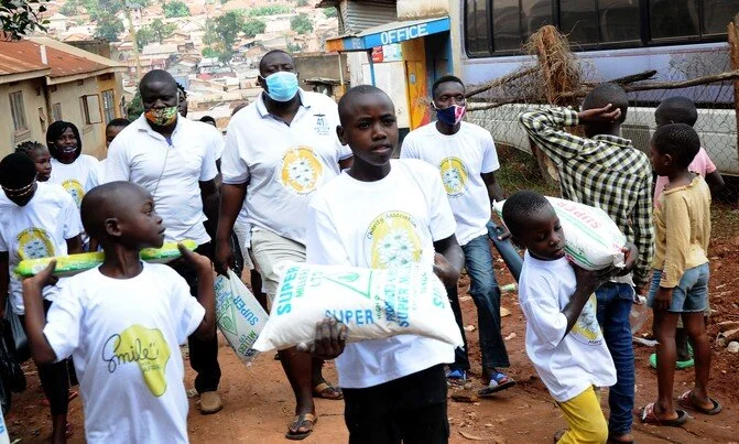 ORPHANAGE DONATES TO THE ELDERLY