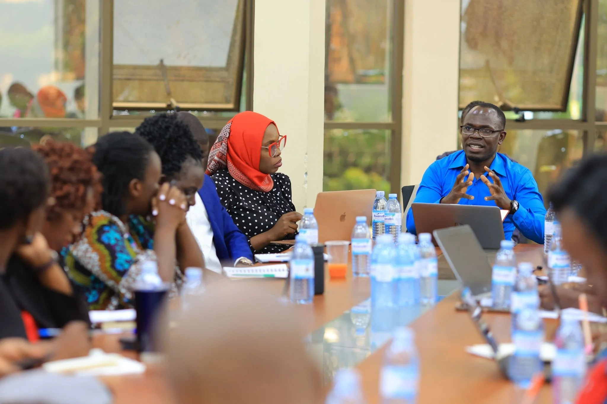 𝗨𝗻𝗹𝗼𝗰𝗸𝗶𝗻𝗴 𝗗𝗼𝗺𝗲𝘀𝘁𝗶𝗰 𝗥𝗲𝘀𝗼𝘂𝗿𝗰𝗲𝘀 𝘁𝗼 𝗔𝗱𝘃𝗮𝗻𝗰𝗲 𝗛𝗼𝗹𝗶𝘀𝘁𝗶𝗰 𝗗𝗲𝘃𝗲𝗹𝗼𝗽𝗺𝗲𝗻𝘁 𝗳𝗼𝗿 𝗦𝘂𝘀𝘁𝗮𝗶𝗻𝗮𝗯𝗶𝗹𝗶𝘁𝘆