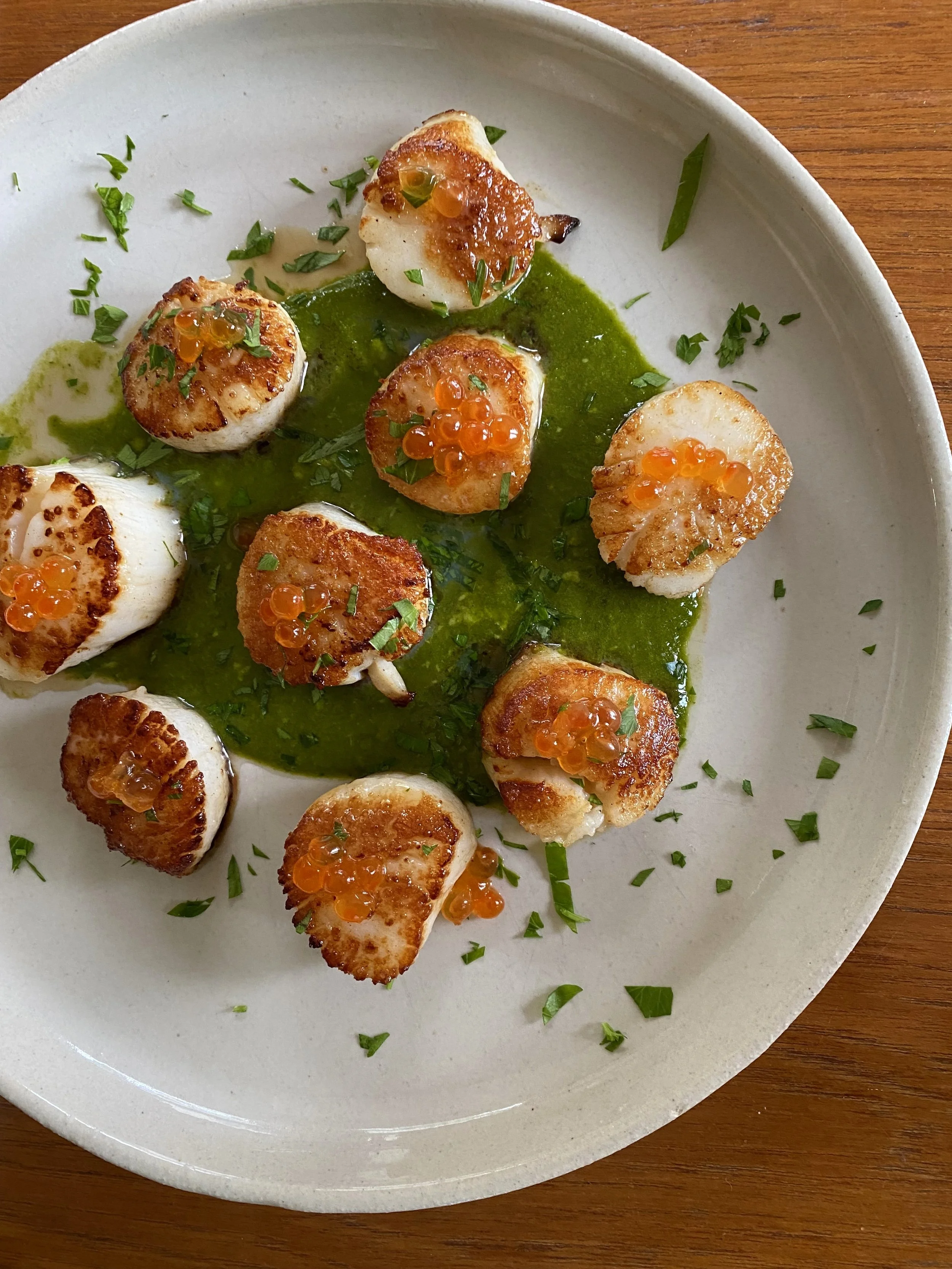 Scallops, Parsley Puree, Salmon Roe