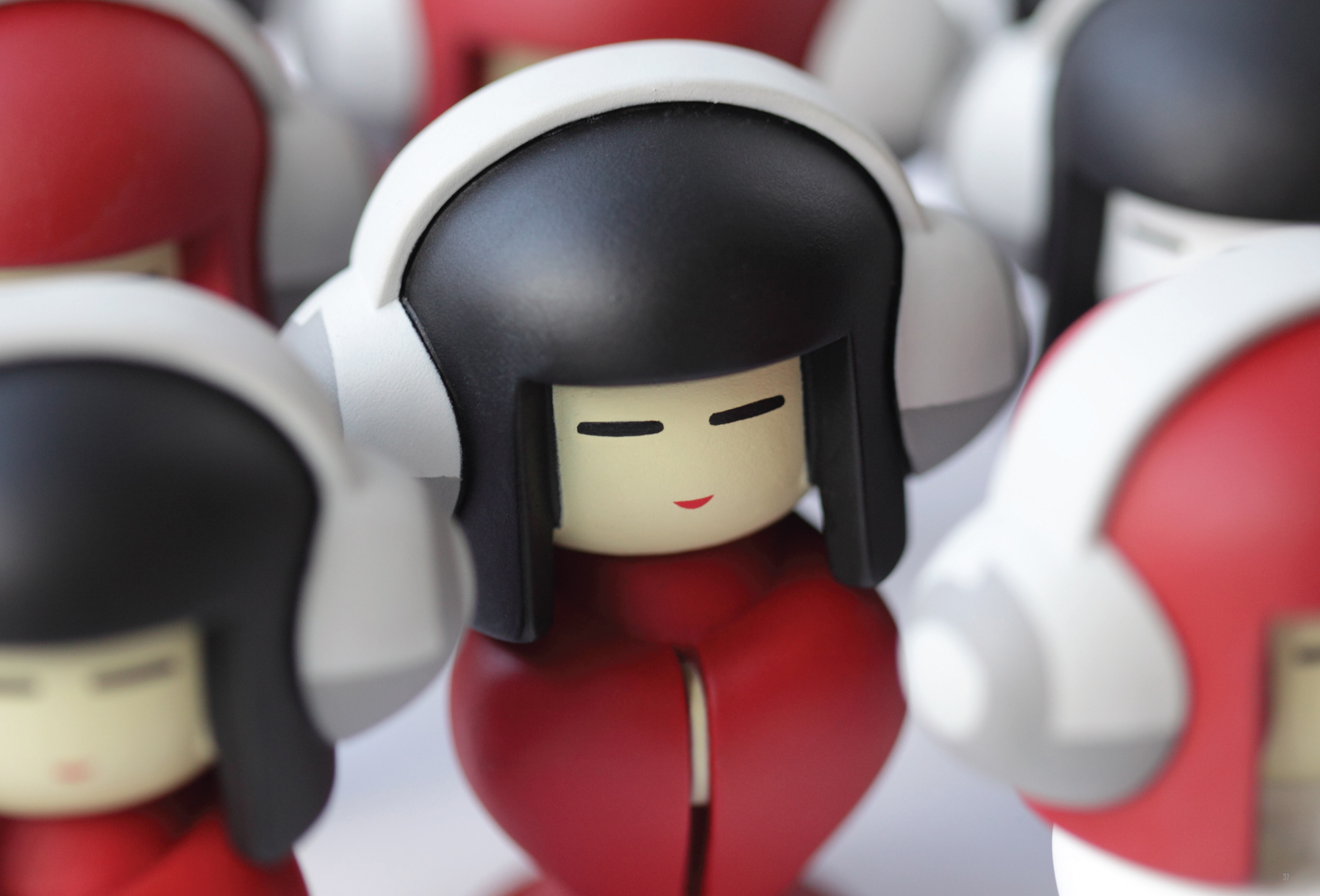 DESIGNER VINYL