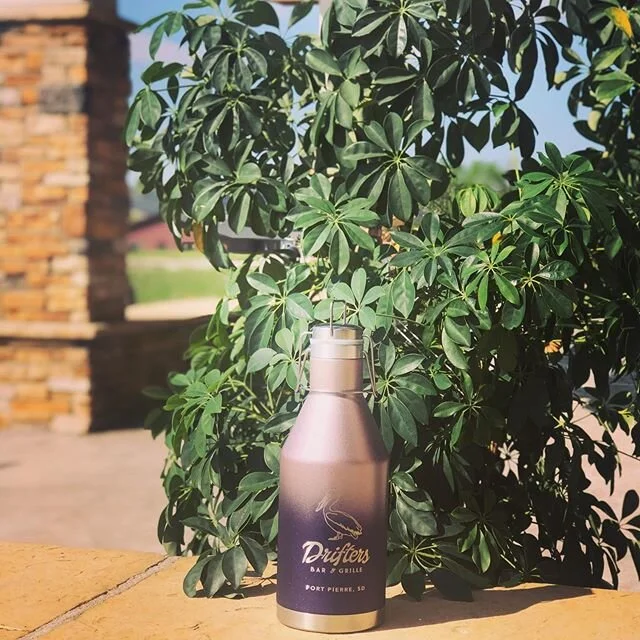 We&rsquo;ve teamed up with @sandshooters to give away this beautiful growler to a deserving Mama. 💞 Tag your mom or the Mother figure in your life and we&rsquo;ll draw for the winner Saturday night! 🥳 Don&rsquo;t forget to call us to reserve your M