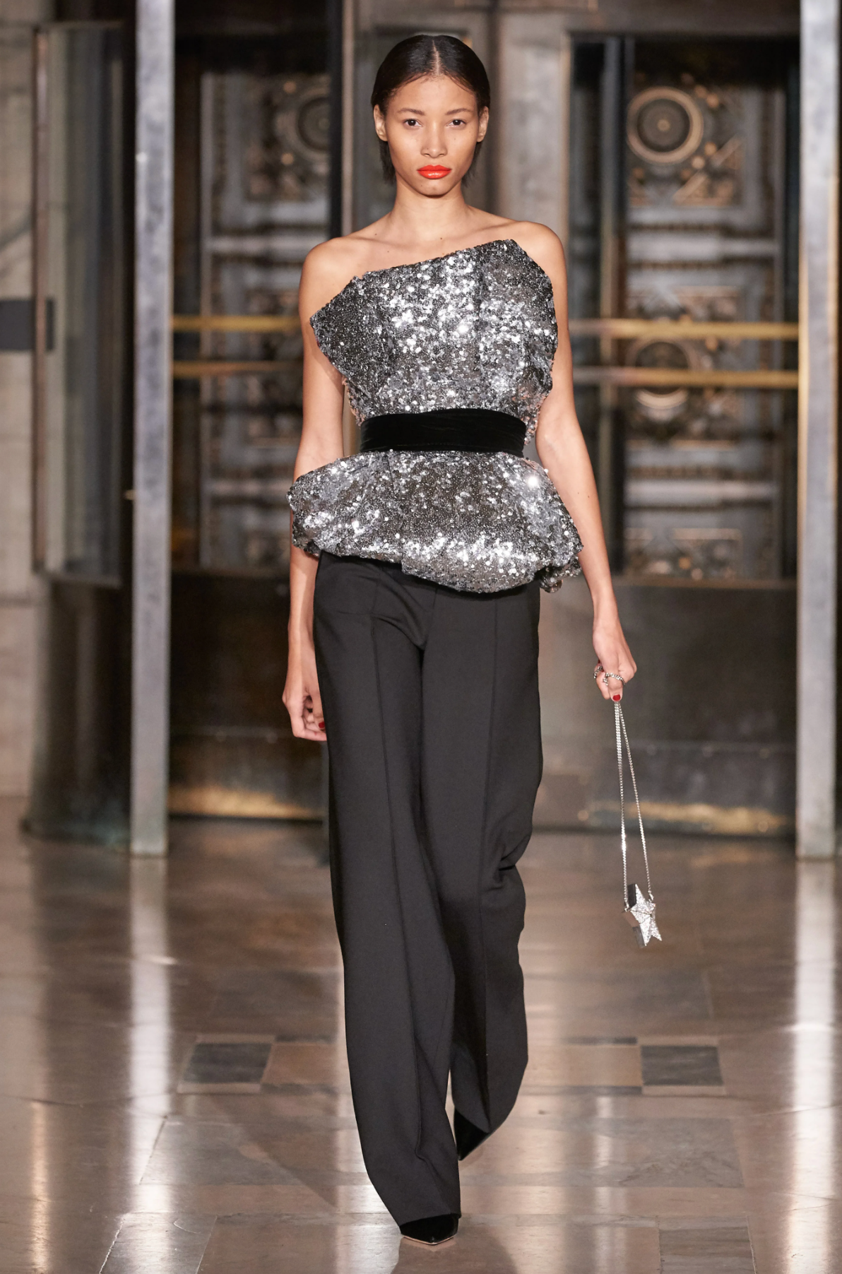  oscar_de_la_renta,metallic_designer_sequin_top,silver_sequin_top_with_black_trousers,designer_evening_look_silver_and_black,accouter_group_of_companies,my_home_trend,interior_designer_middle_east,luxury_design,luxury_living,award_winning_interior_de