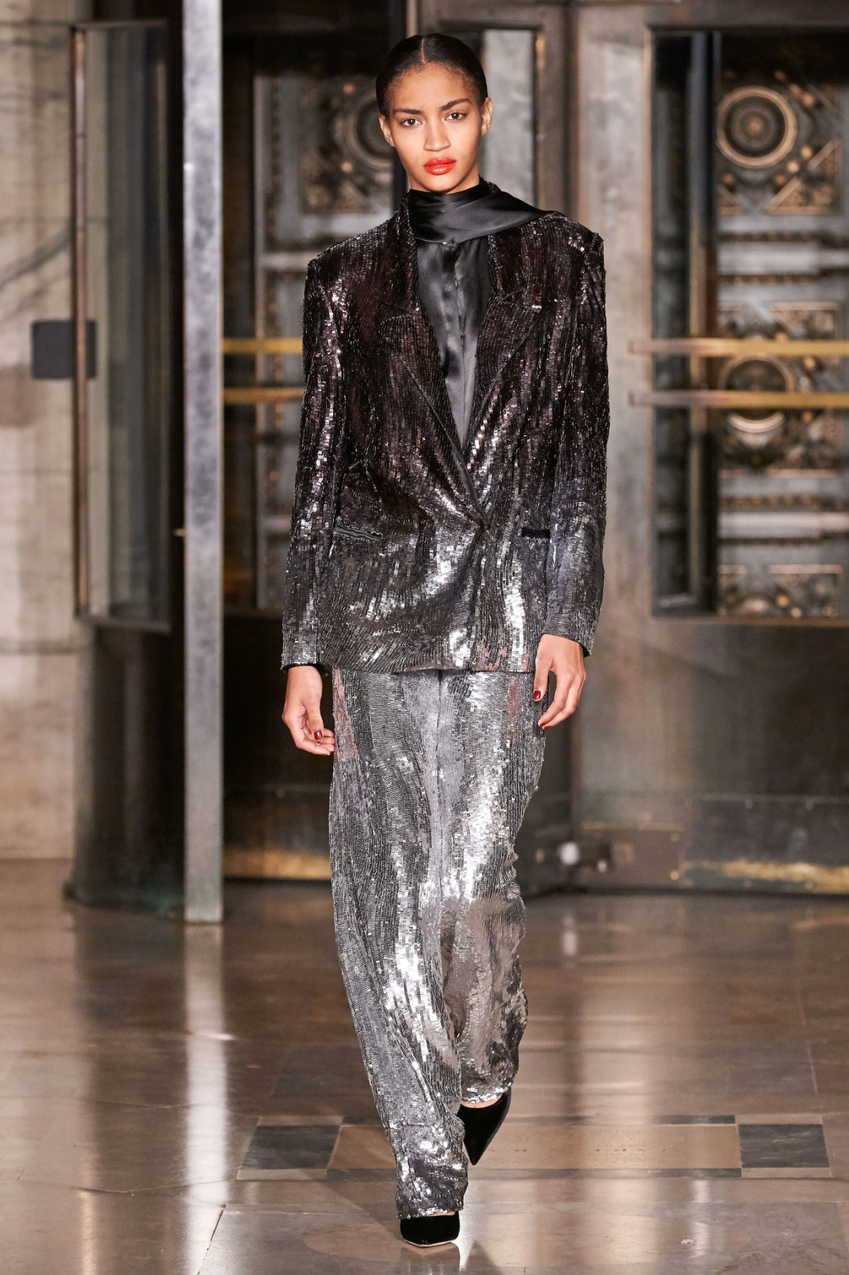  metallic_coloured_designer_suit_oscar_de_la_renta_suit,siler_and_navy_sequin_designer_suit,accouter_group_of_companies,my_home_trend,interior_designer_middle_east,luxury_design,luxury_living,award_winning_interior_design,luxury_interiors_internation