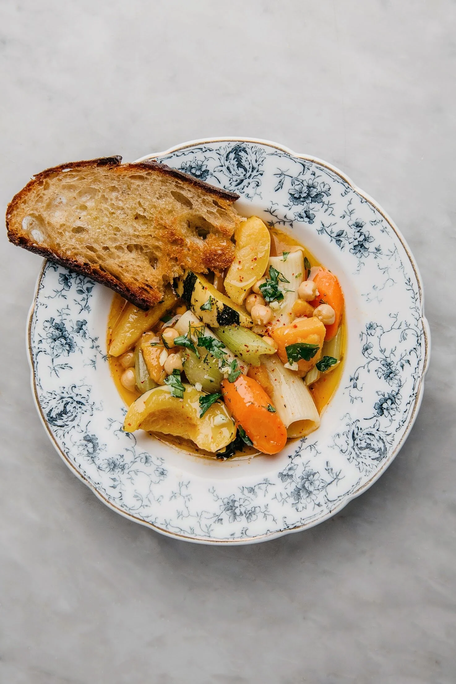 WINTER MINESTRONE (+ A DYNAMITE, ALL-PURPOSE SOUP TOPPER)