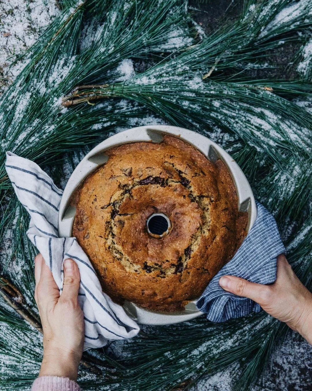 CHOCOLATE ALMOND WHISKEY CAKE || A CHRISTMAS BUNDT