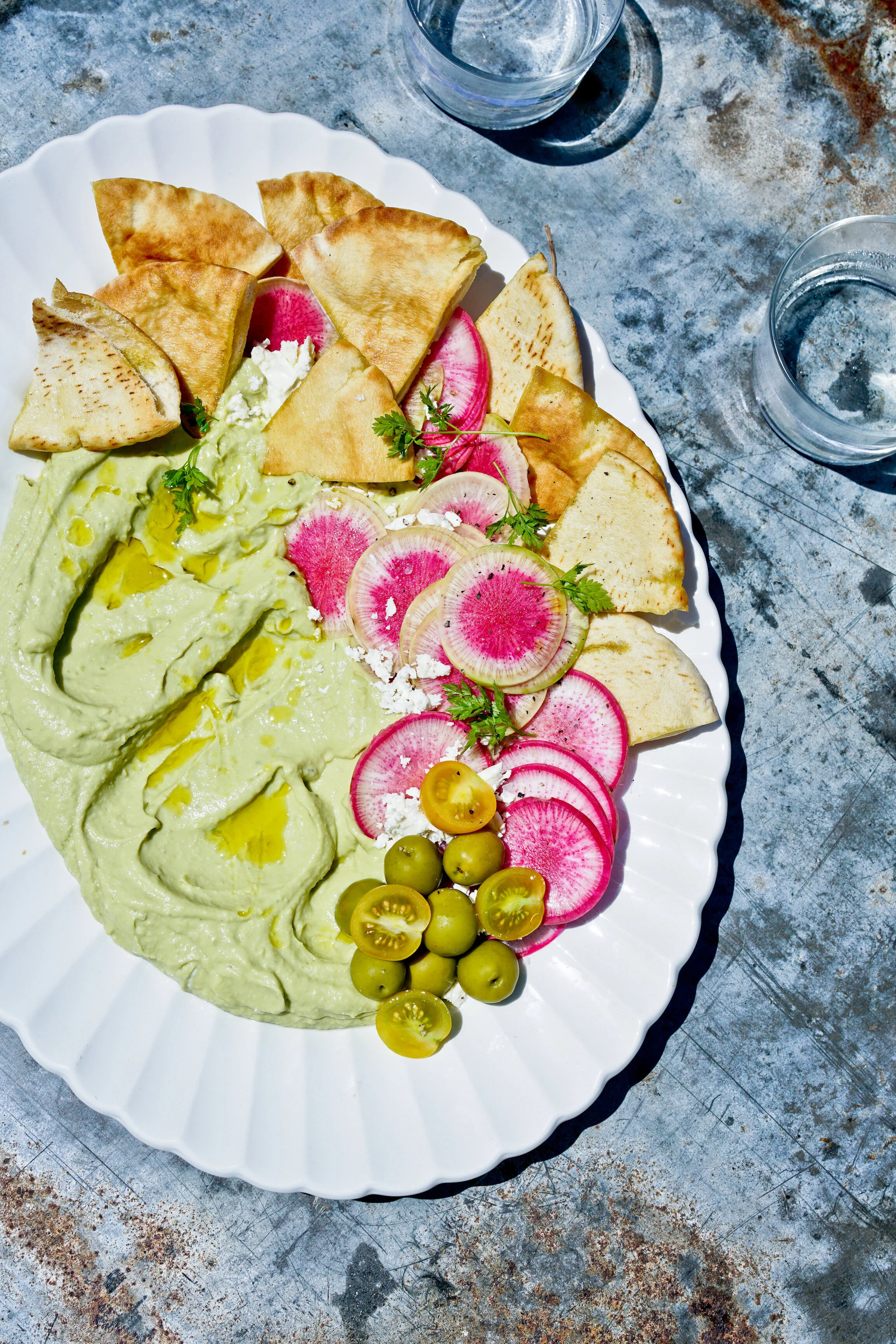 AVOCADO HUMMUS PLATTER