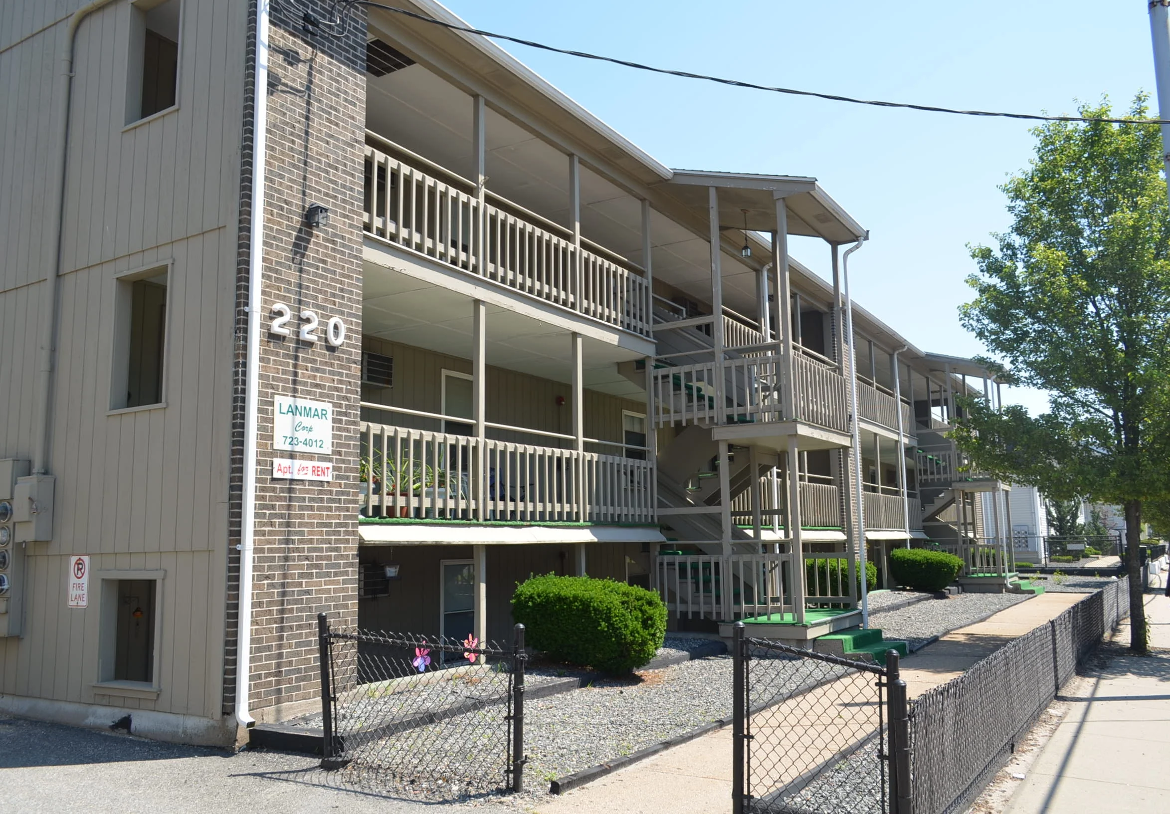 220 front right angle view.JPG