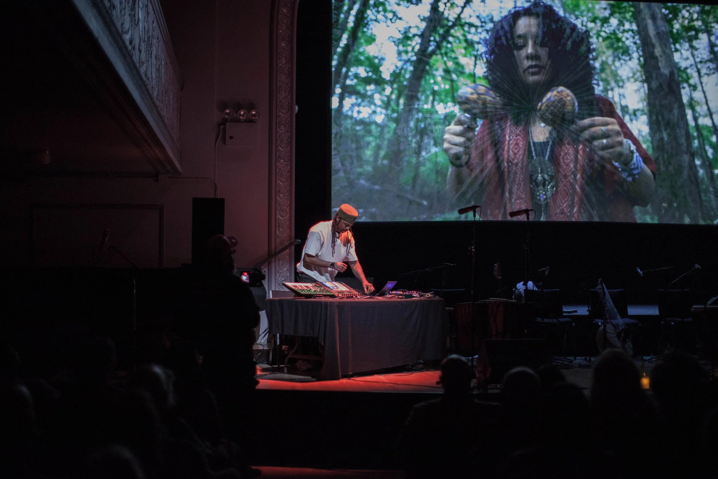 Conrad Clifton & Araceli Poma - "Nocon Shawan Remix" / Tanfis III - Live at Roulette Intermedium