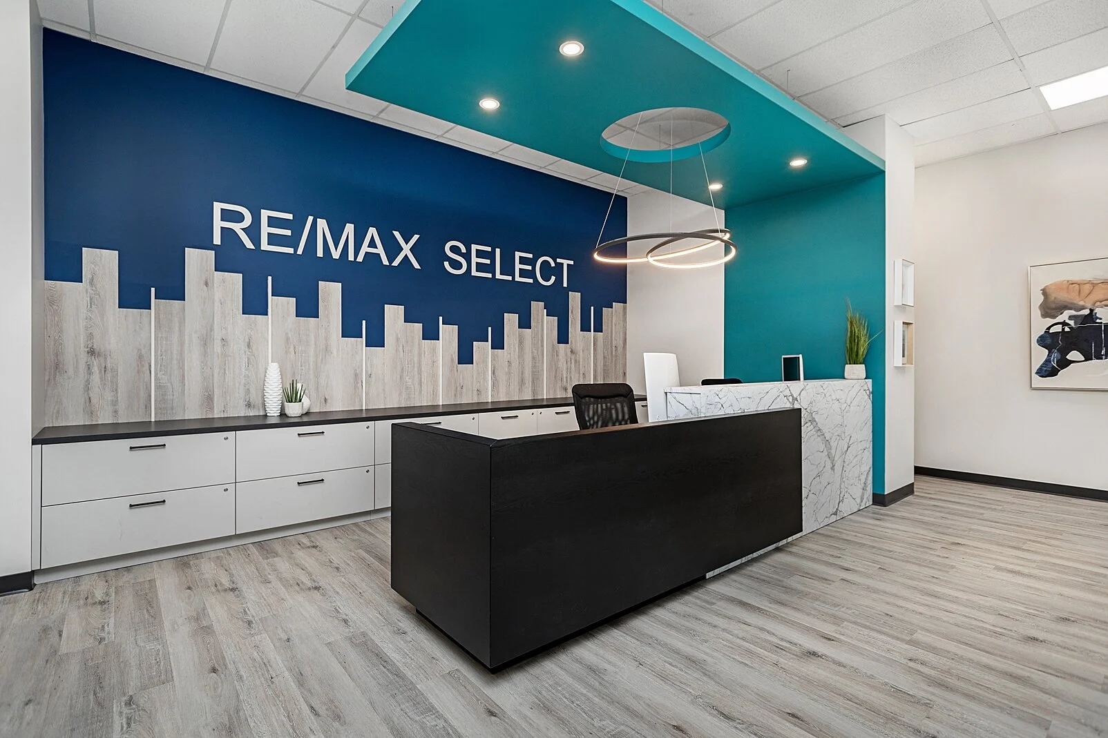 Re Max Office Design