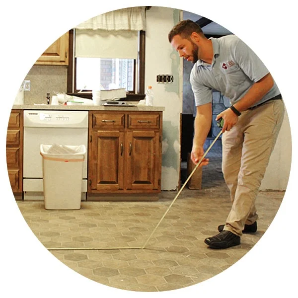 josh-tangert-free-in-home-measurement-d-&-s-flooring-min.jpg