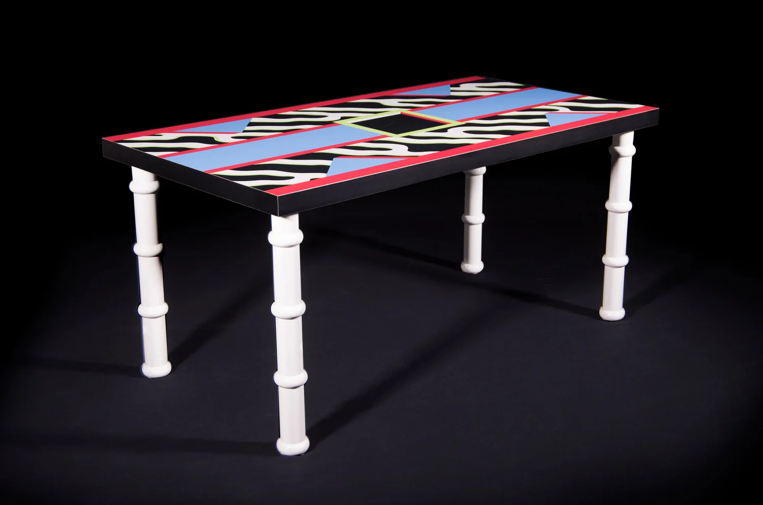 002005000014_MadrasDiningTable 
