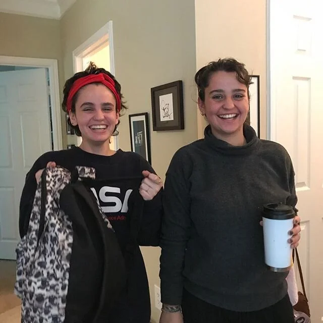 My kiddos sending me off in a rush to doula duties... third baby in one week!!!!
🤩🤩