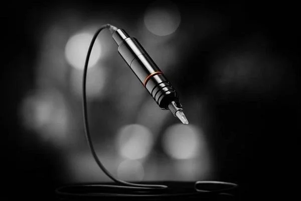hawk_pen black5.jpg