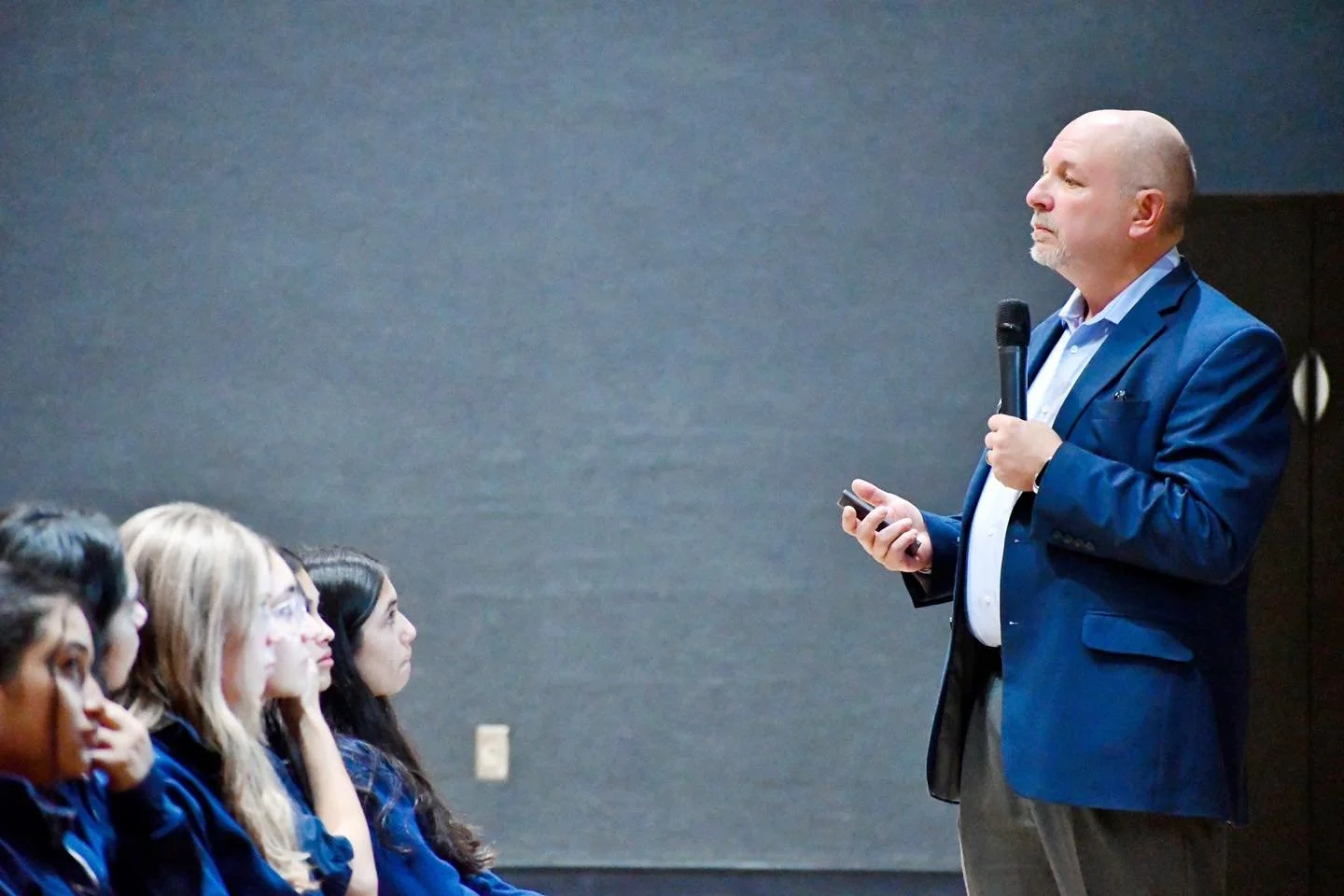Today, Brett J. L. Landry, a cybersecurity expert with over 30 years of experience, was the Motter Business Program Speaker at MIS for our Junior High students!

Brett is a renowned cybersecurity professional with multiple prestigious certifications,