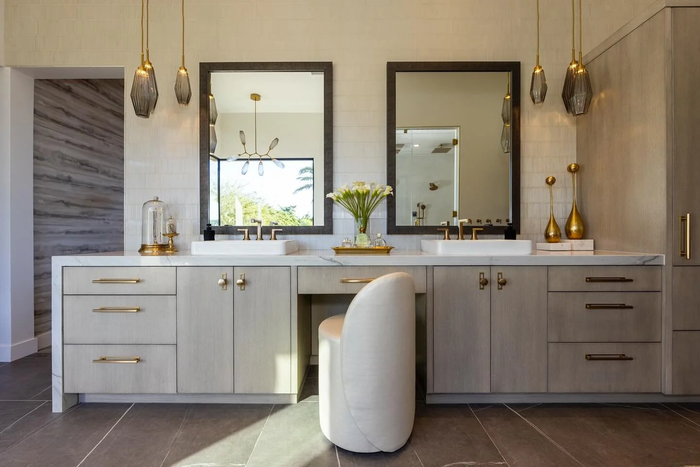 A vanity designed to elevate the ritual
&bull;Interior Design: KAM Interiors 
&bull;Builder: Swisher Construction Co. 
&bull;Cabinetry: Distinctive Custom Cabinetry 

#newbuildcontruction #interiordesign #primarybathroom #scottsdaleinteriordesigner #