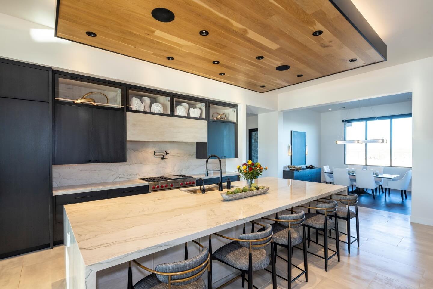 Created to be the center of your home and the backdrop to every gathering. Happy Thanksgiving from us at KAM Interiors. 🤎
&bull;Interior Design: KAM Interiors 
&bull;Photography: Brian Goddard
&bull;Builder: Swisher Construction Co. 
&bull;Cabinetry