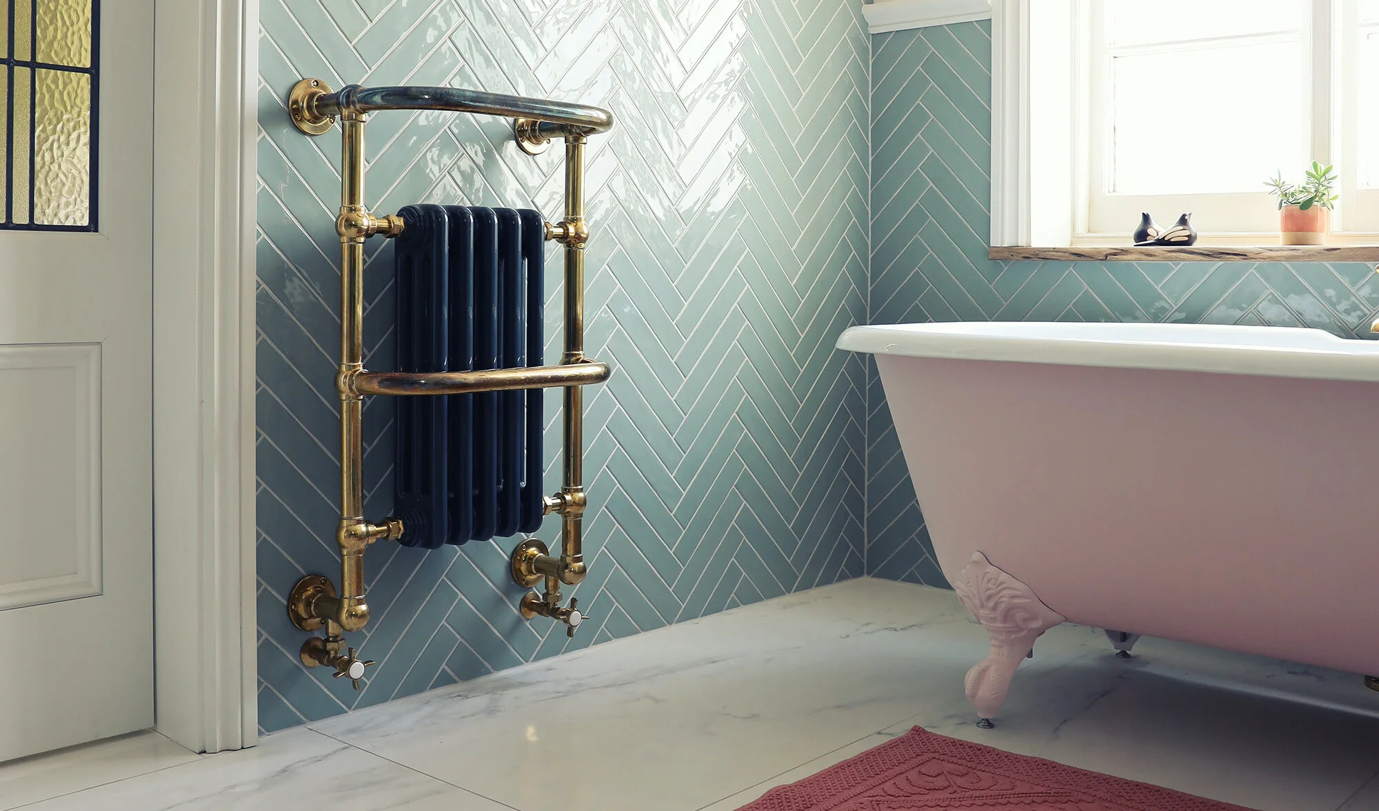 vintage-clawfoot-bath.jpg
