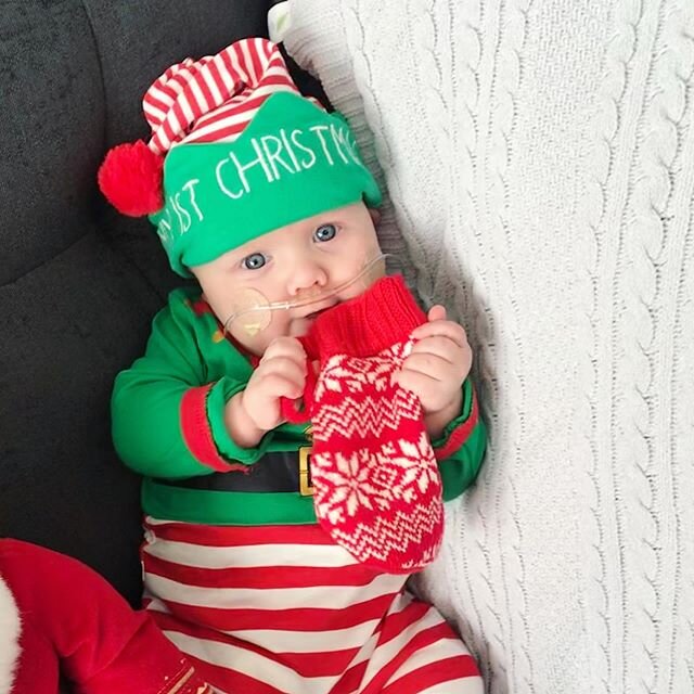 Merry Christmas from my little elf! We had so much fun celebrating Rowan&rsquo;s first Christmas! Feeling so grateful that we were able to be home with family and that Rowan is with us this year ❤️ He makes everything so much more special! 🎅🏼🎄🎁
.