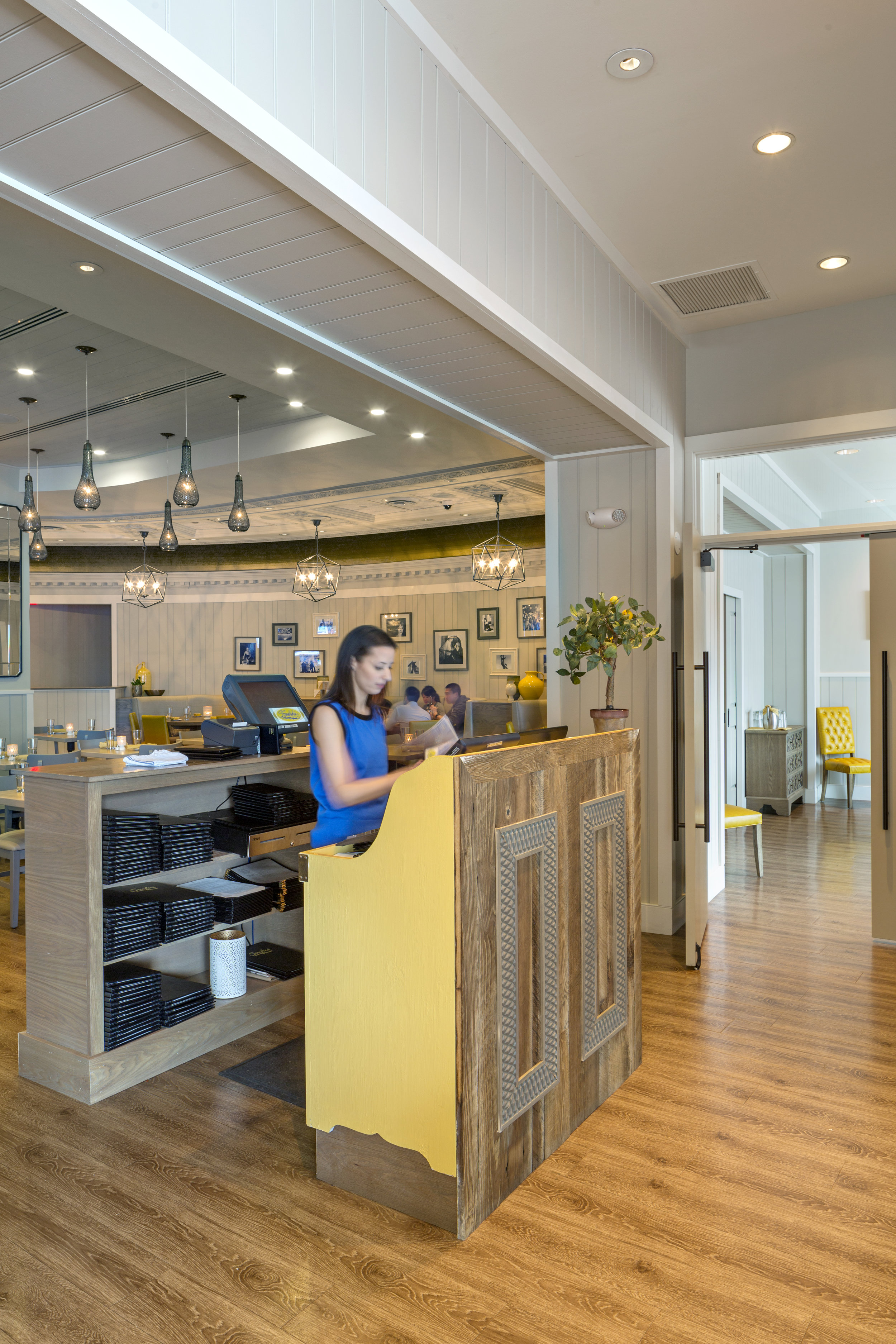 Serafina 11 Host.jpg