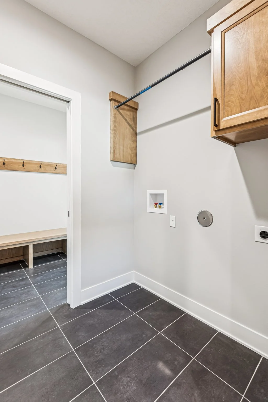 31-web-or-mls-7466 - 3306 S 212th St_031.jpg