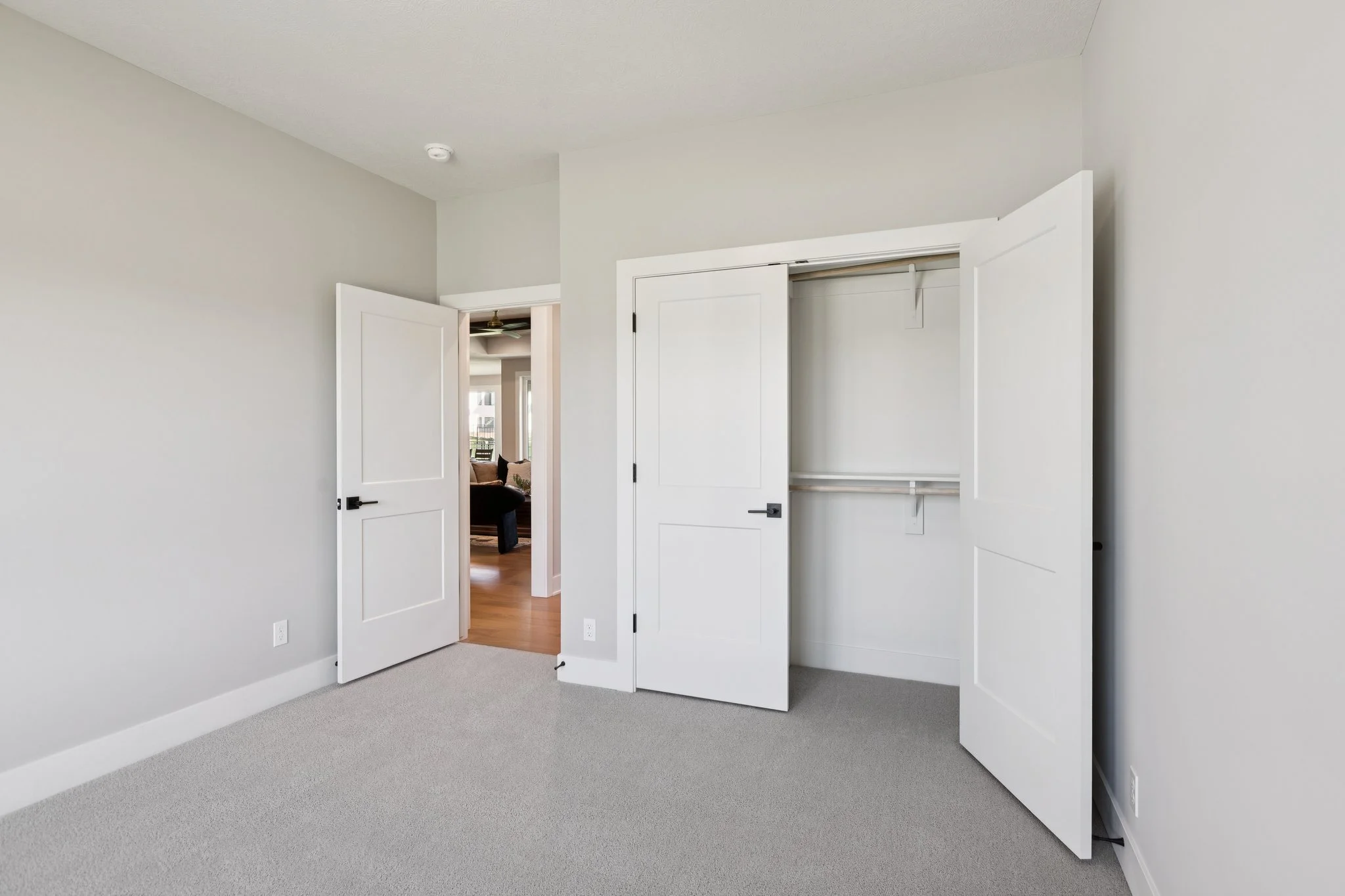 25-web-or-mls-7349 - 3321 S 212th St_025.jpg