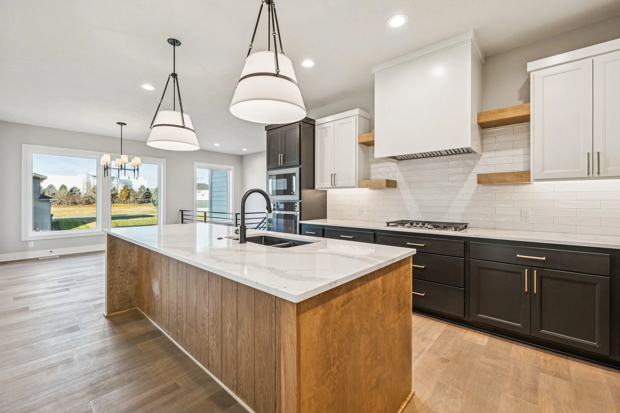 10-web-or-mls-7595 - 3306 S 212th St_010.jpg