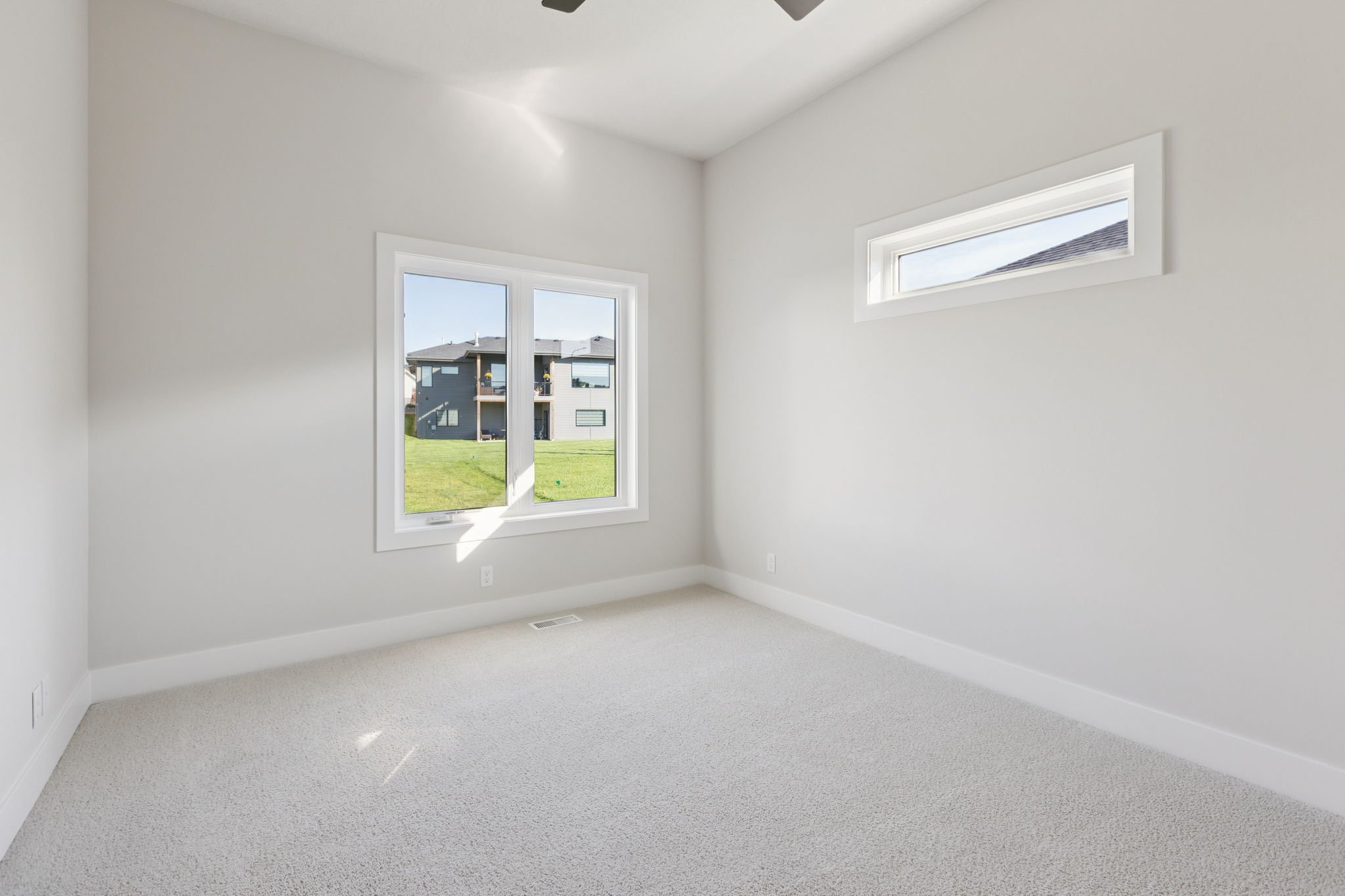 20-web-or-mls-7285 - 21056 Joseph St_20.jpg