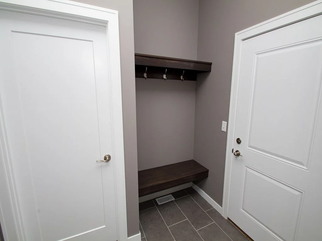 607 Bluestem - Alder - Entry Back.jpg
