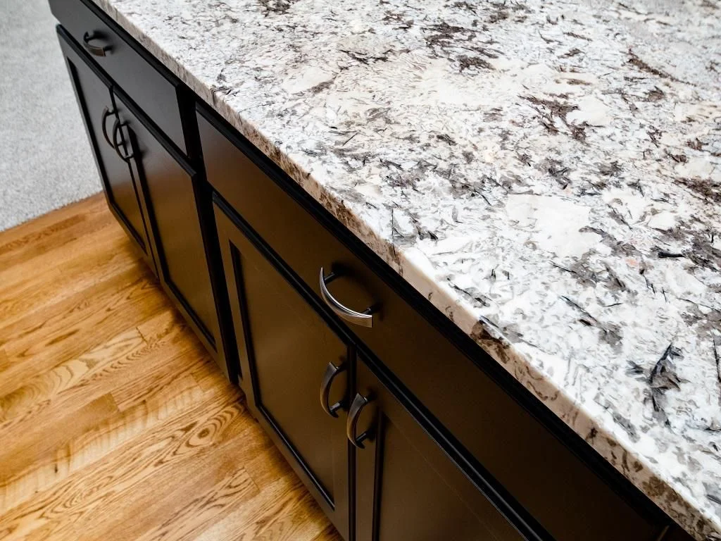 583 Bluestem - Maple - Kitchen 4.jpg
