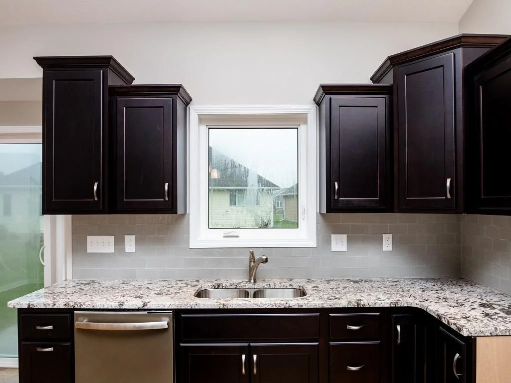 583 Bluestem - Maple - Kitchen 3.jpg