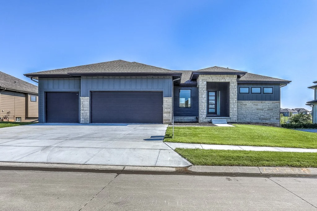 HAWTHORNE - 3,379 SF