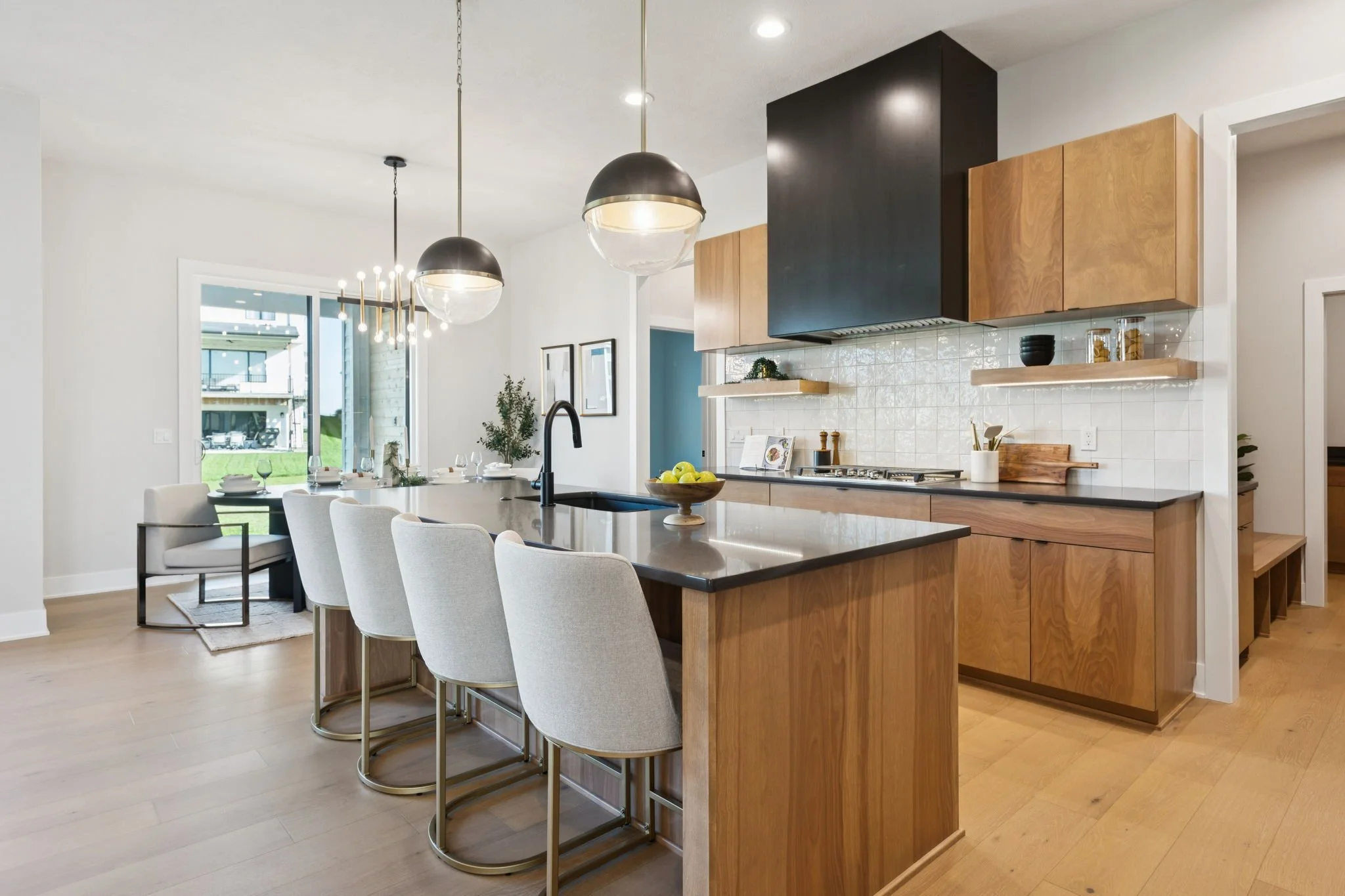 12-web-or-mls-7285 - 21056 Joseph St_12.jpg