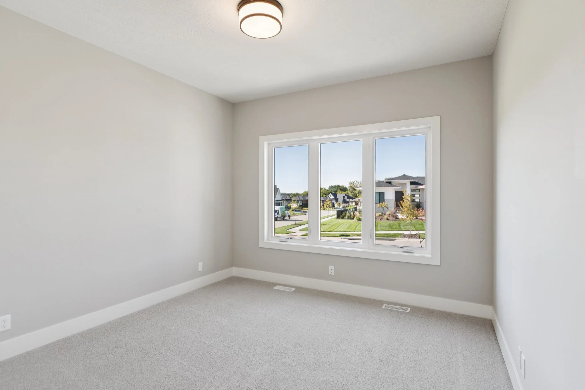 24-web-or-mls-7349 - 3321 S 212th St_024.jpg