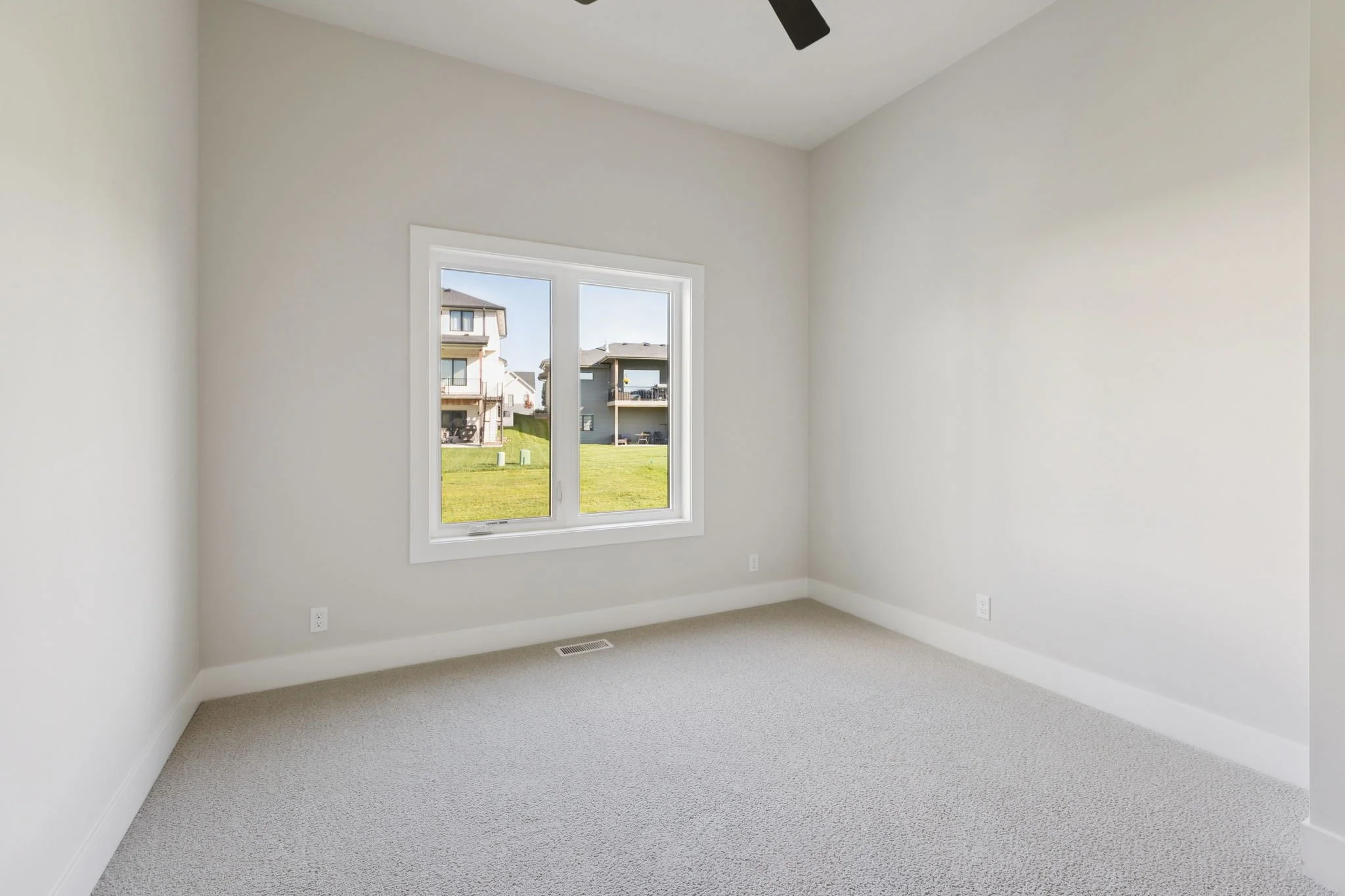 17-web-or-mls-7285 - 21056 Joseph St_17.jpg