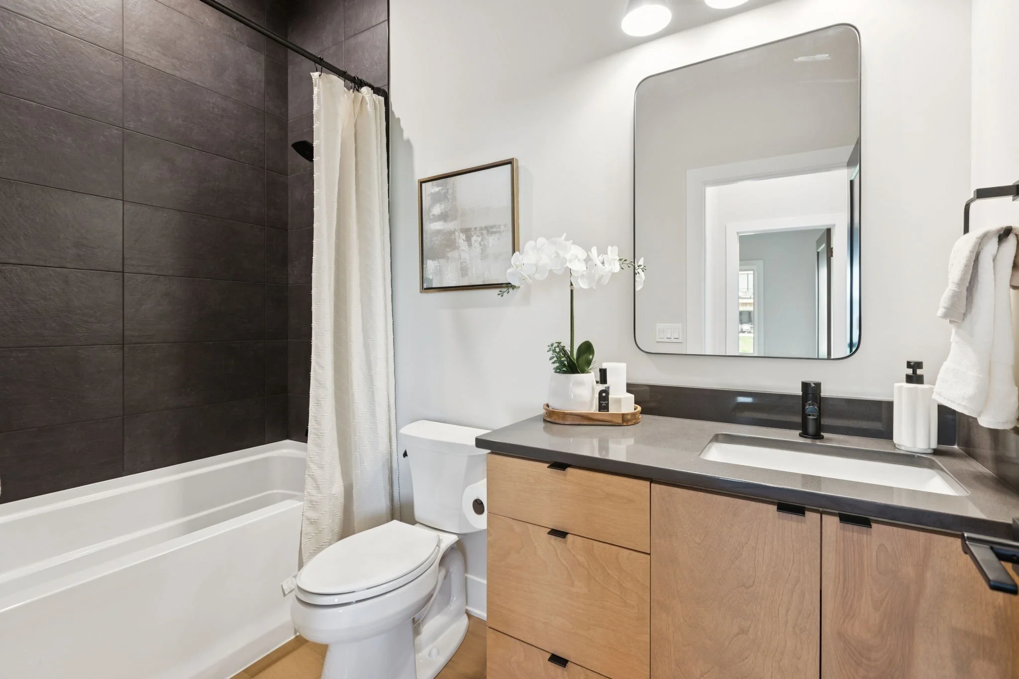 19-web-or-mls-7285 - 21056 Joseph St_19.jpg