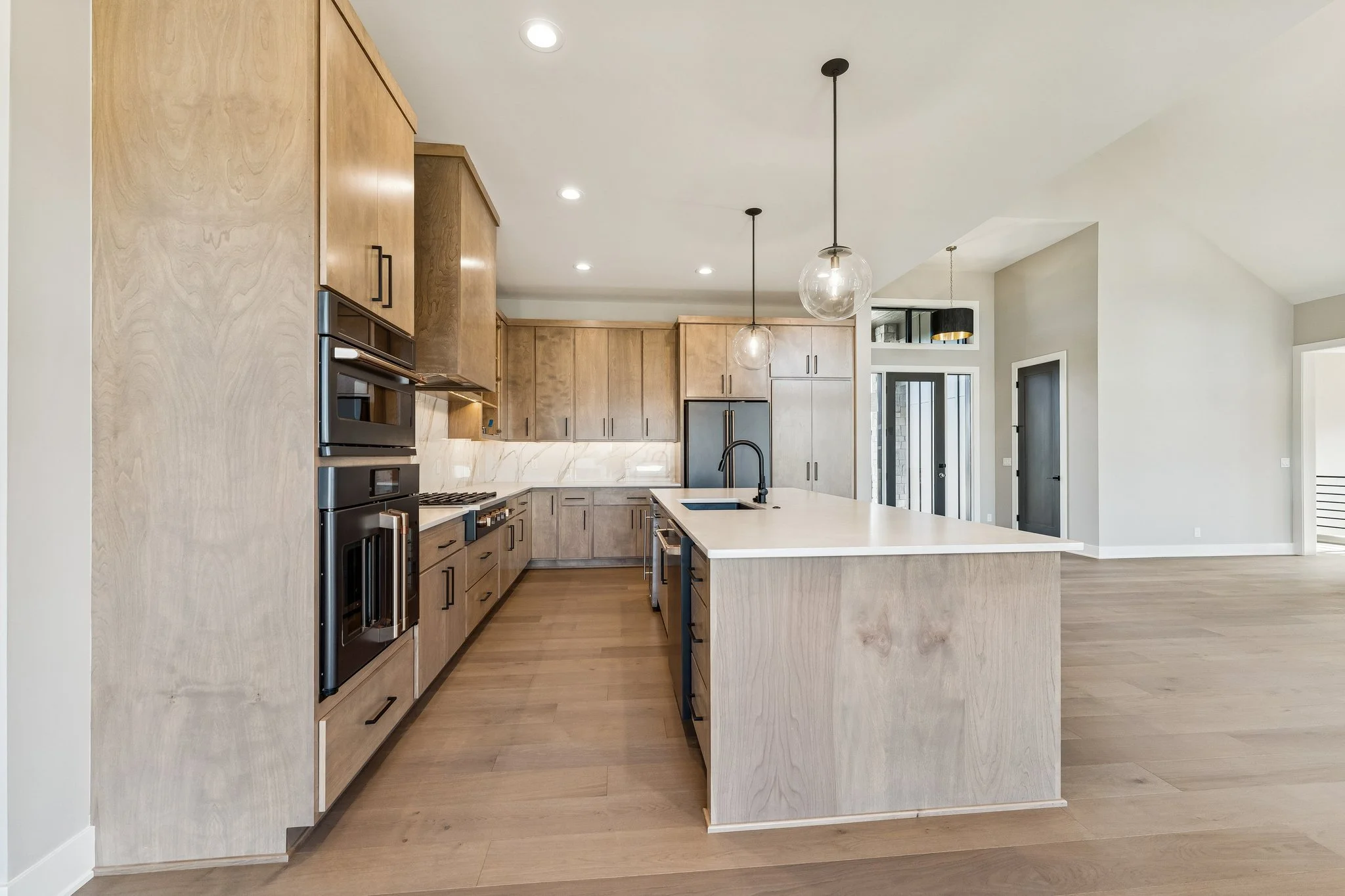 11-web-or-mls-8065 - 3538 S 210th Ave_011.jpg