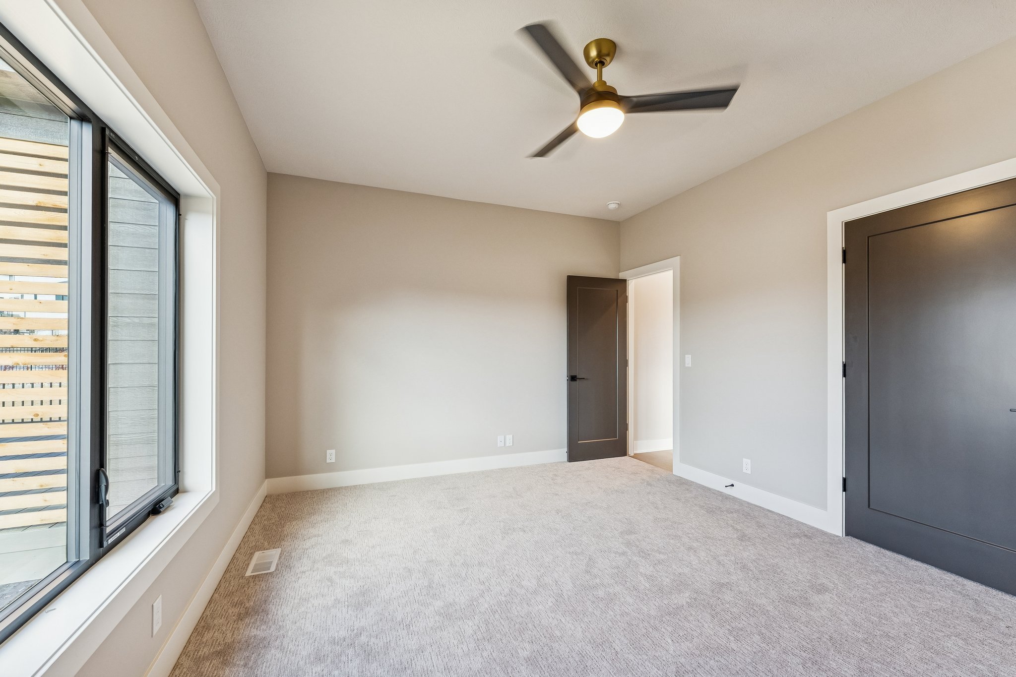 22-web-or-mls-8065 - 3538 S 210th Ave_022.jpg