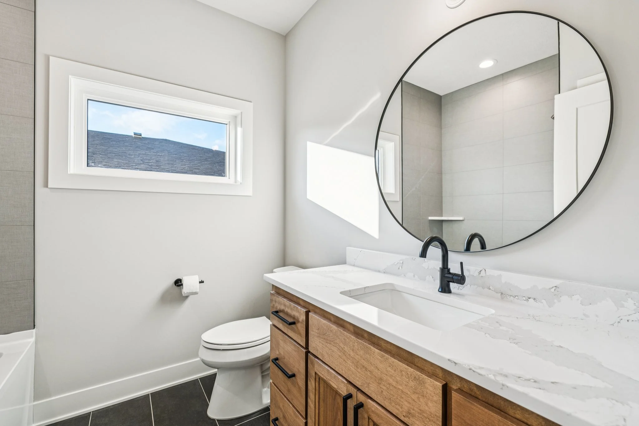 20-web-or-mls-7595 - 3306 S 212th St_020.jpg