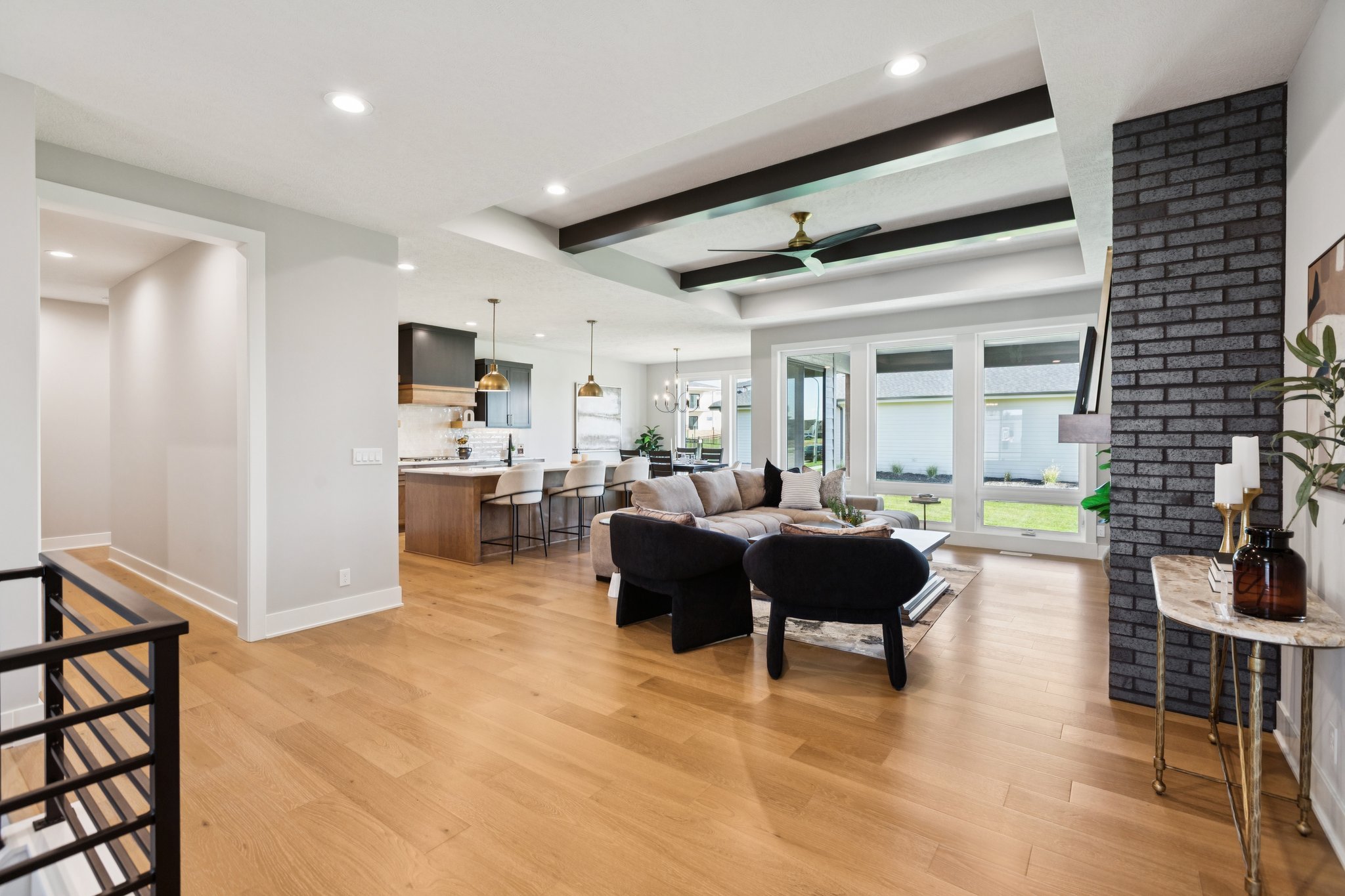 6-web-or-mls-7349 - 3321 S 212th St_006.jpg