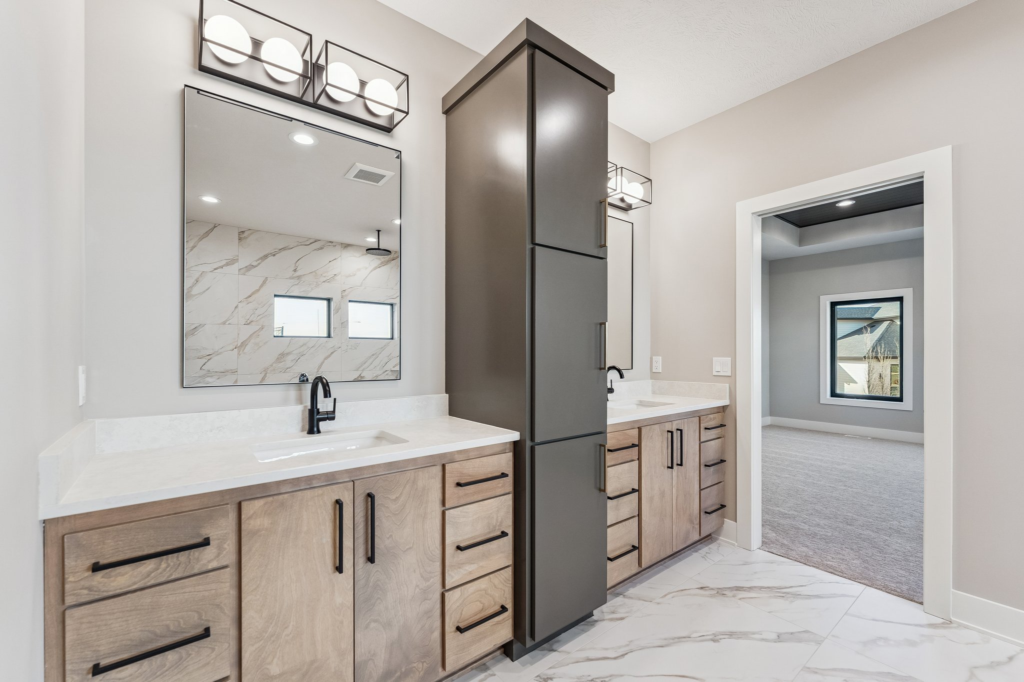 31-web-or-mls-8065 - 3538 S 210th Ave_031.jpg